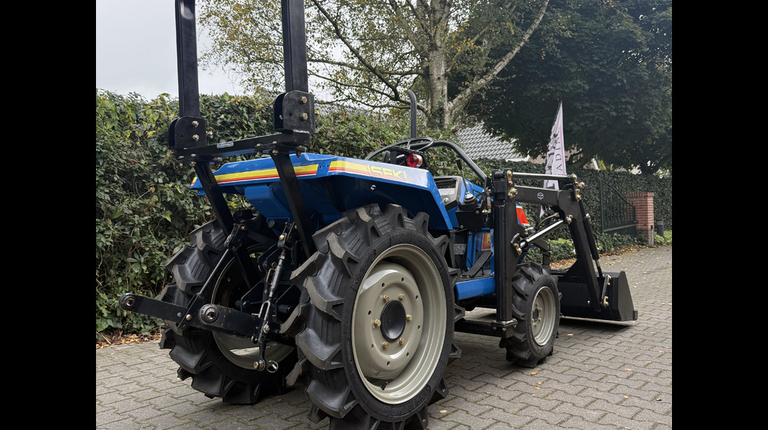 Iseki TU170 mit Frontlader ab 125€ pro Monat.